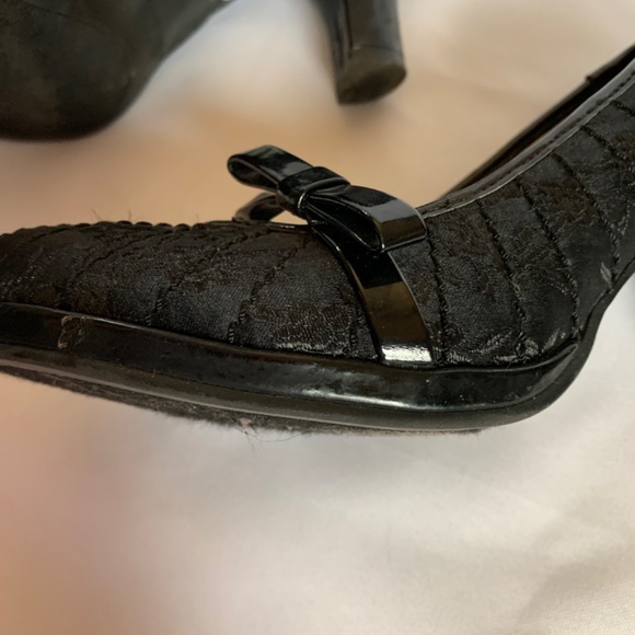 Oh So Pretty! Rampage Black Embroidered Heels! - Picture 8 of 16